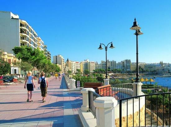 Contemporary, Luxury Apartment With Valletta And Harbour Views 슬리에마 외부 사진