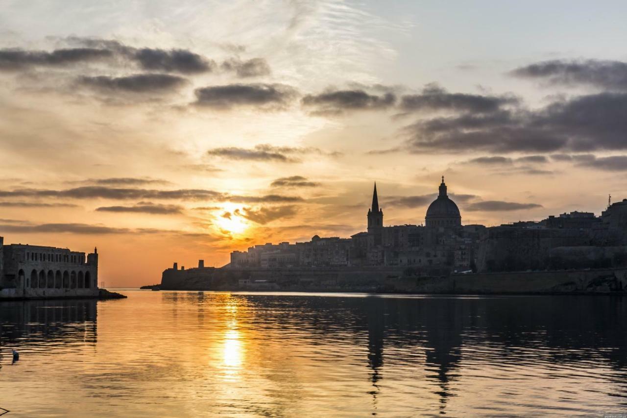 Contemporary, Luxury Apartment With Valletta And Harbour Views 슬리에마 외부 사진